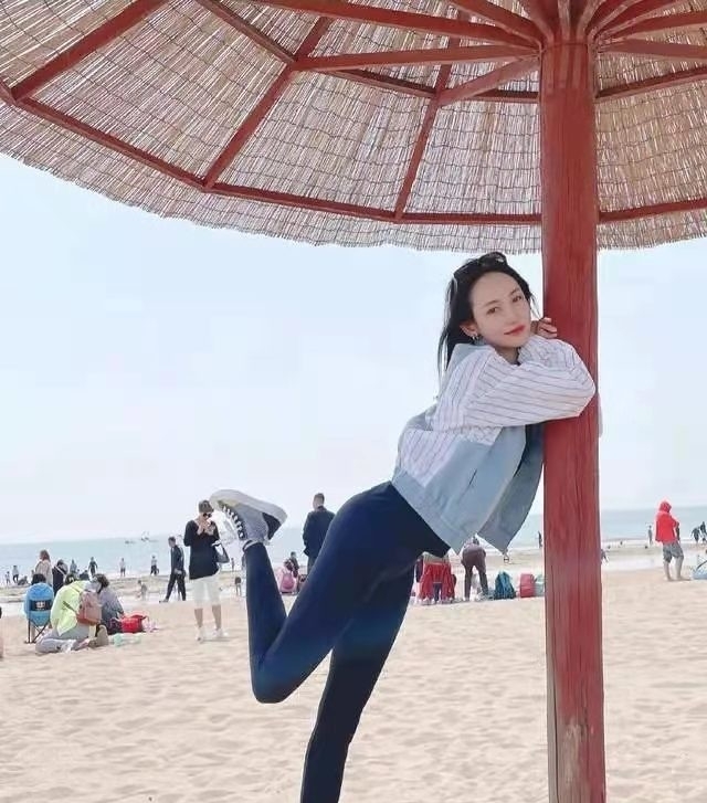 闫博雅|运动员王皓妻子闫博雅,为爱放弃事业当家庭妇女,爱舞蹈更爱丈夫