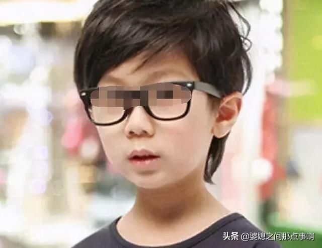 胸部|儿子胸部突然开始发育,宝妈紧急送医,结果出来后医生说:离婚吧