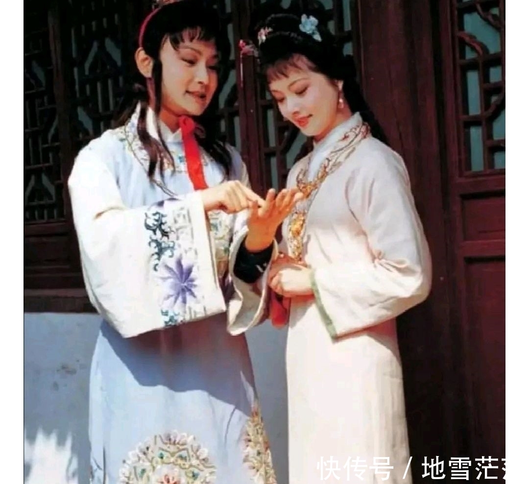 薛宝钗!《红楼梦》:金玉良姻的成婚,薛家自己酿的苦果,自己咽下去