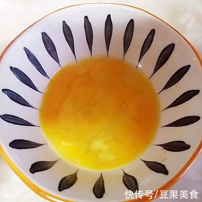 胡萝卜片|学会简单营养又好吃的洋葱炒鸡蛋，把餐厅味道搬回家