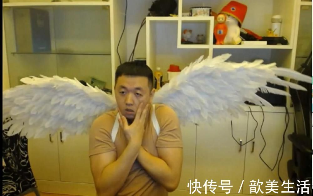 药水哥和一龙再度碰撞？药水哥竟惨被按在地上打！