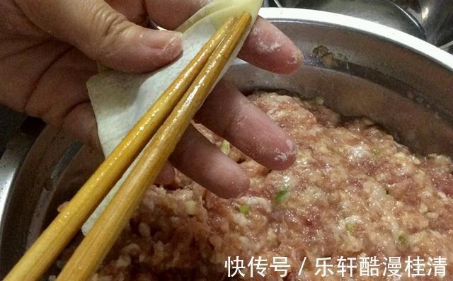 云吞皮|教你包馄饨，沾点水，一捏就好，下锅不破皮