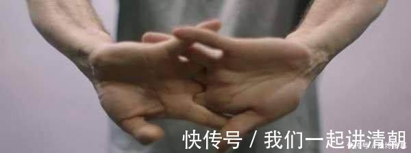 真相|掰手指关节会咔咔发响到底好不好很多人都不知道,真相很简单
