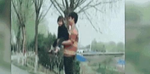 亲爱的|这六种游戏很危险,一不小心就会伤到孩子,家长别再和孩子玩了