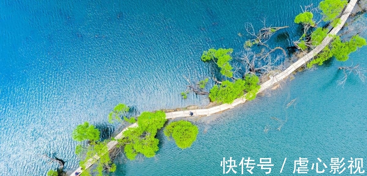 白族|中国第一辆双层海景列车，沿途风景堪称世界级大片，还有酒吧KTV