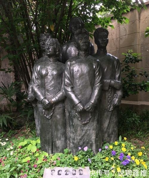 丁玲@沈从文帮过丁玲那么多,丁后来为何不帮落难的沈,还要大骂他?