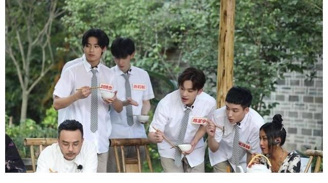 順楓|千年鹽都上演尋寶追捕戰，王一博搭”順楓車”