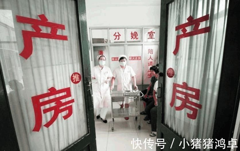 分娩|你不知道的冷知识:孕妈被推入产房后,医生们都在做些什么?