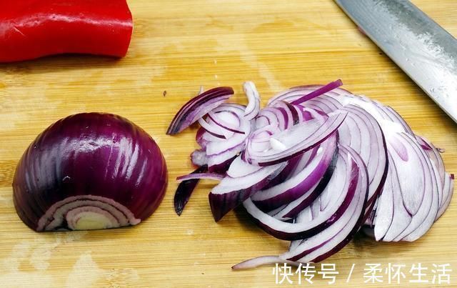 洋葱的最新吃法,好吃又好消化,简直太有食欲了