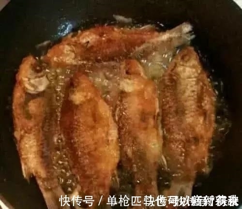 做鲫鱼时,加一点它,鱼刺“化于无形中”,从头吃到尾连渣都不剩