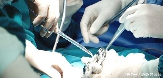 坏死|男孩饭后做了这个动作，一肚子小肠全变黑，15米小肠被切除