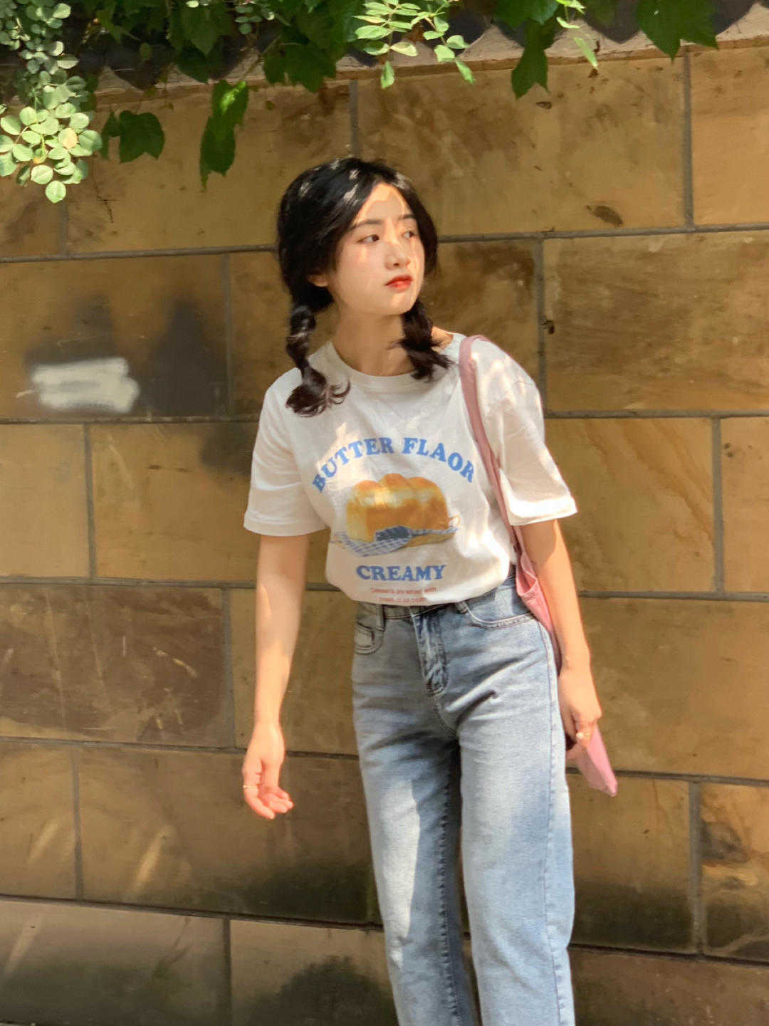 直筒|牛仔裤的n个搭配方法,显气质还减龄,高级时髦