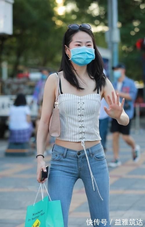 古韵 时尚好看的打底裤装扮显得古韵别致,时尚雅致又清爽,简约大方