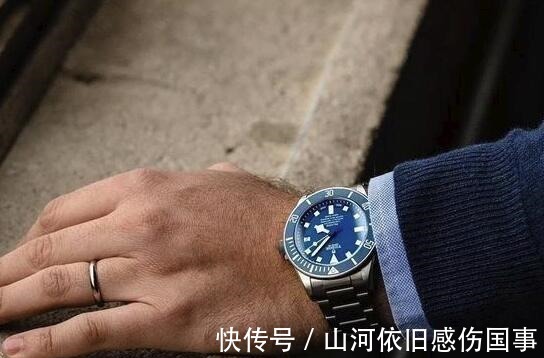 左手 为什么“戴手表”要必须左手男人必要了解一下,不要一问三不知!