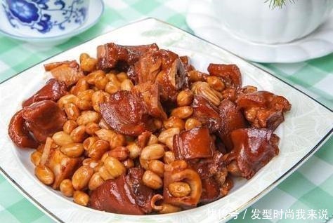 炖猪蹄时,别只会焯水,大厨教你正确做法,猪蹄又香又烂,没腥味