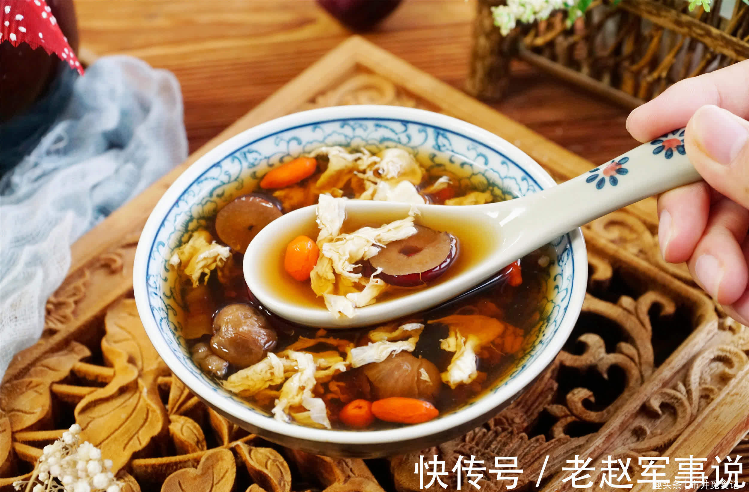 女人|天凉了，女人有条件多喝“四宝汤”，提升元气，面如桃花好过秋