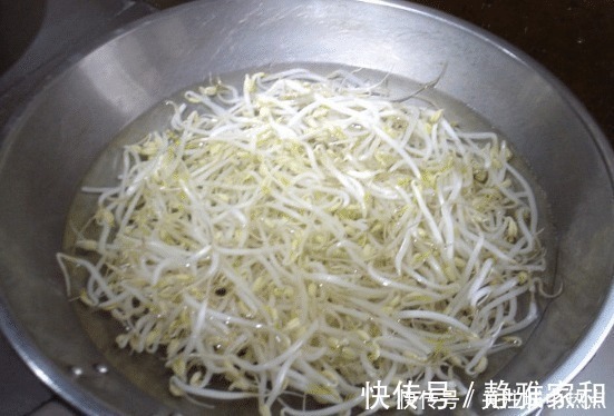 可口|炒豆芽时，豆芽不要直接下锅炒，学会这一招，豆芽出锅清脆可口！