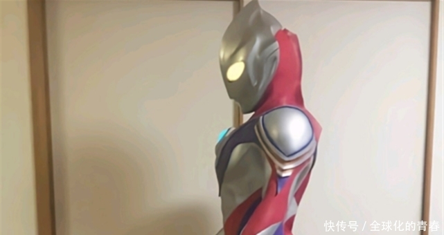 自制|自制奥特曼皮套,初代成为借力对象,迪迦获得史诗级加强?