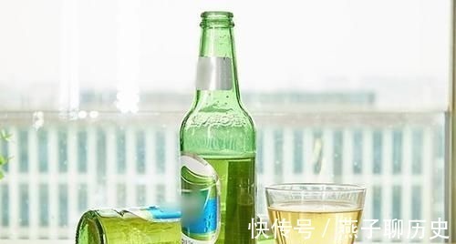 身体健康|吃晚饭时喝二两酒,到底是养生还是伤身?答案已公布,了解下