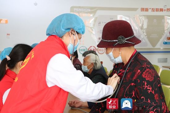 志愿者们|老人不动专家动！岚山区人民医院全力为老年人健康护航！