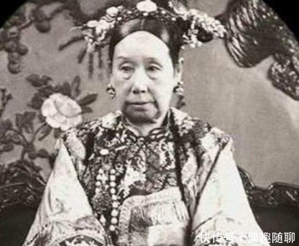 得宠|第1个叫慈禧“老佛爷”的人，陪慈禧53年，为何能那么得宠？