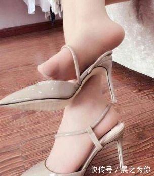 美好时光 尖头细跟是一种有着魅力的鞋,穿着舒适优雅的高跟鞋才是正确选择