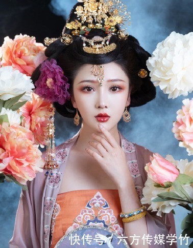 女孩|为什么把汉服女孩叫“富婆”?来看看饰品数量就知道了!