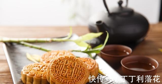 月饼蒸出来,又软又糯,做法超简单!