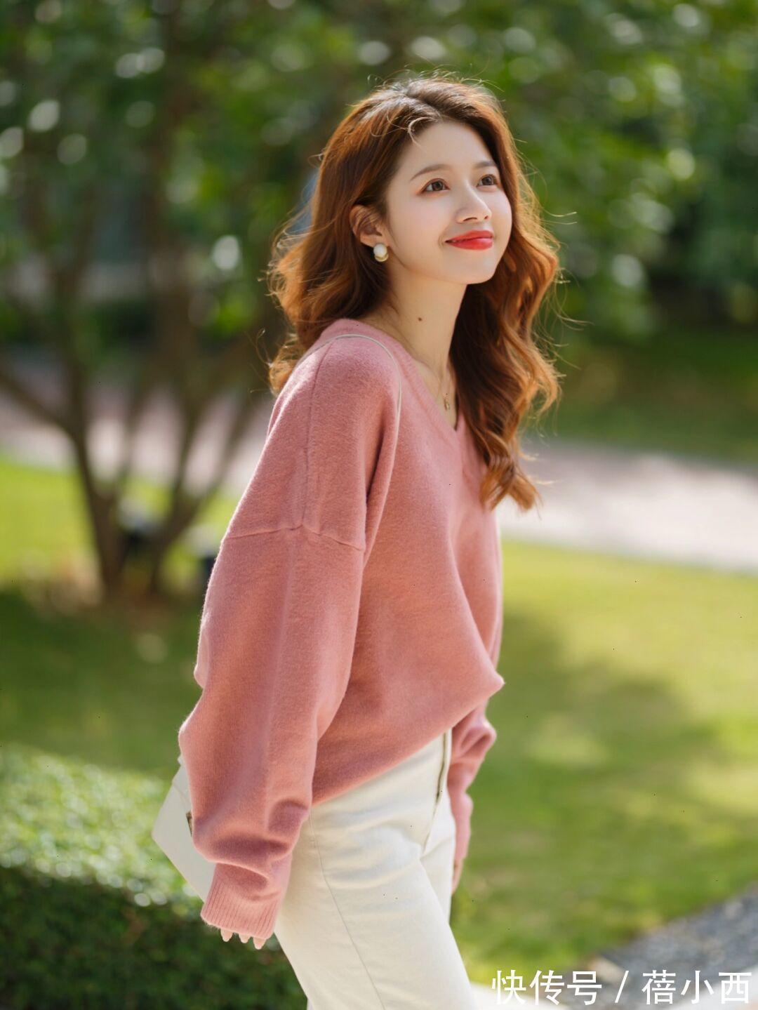 牛仔裤 今年流行“毛衣+裤子”,搭配小黑裤、牛仔裤、阔腿裤保暖又时髦