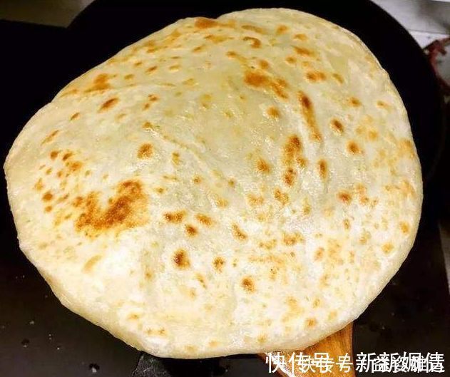 层次|烙饼发干发硬？别再只会开水烫面了，牢记这2点，烙饼柔软层次多