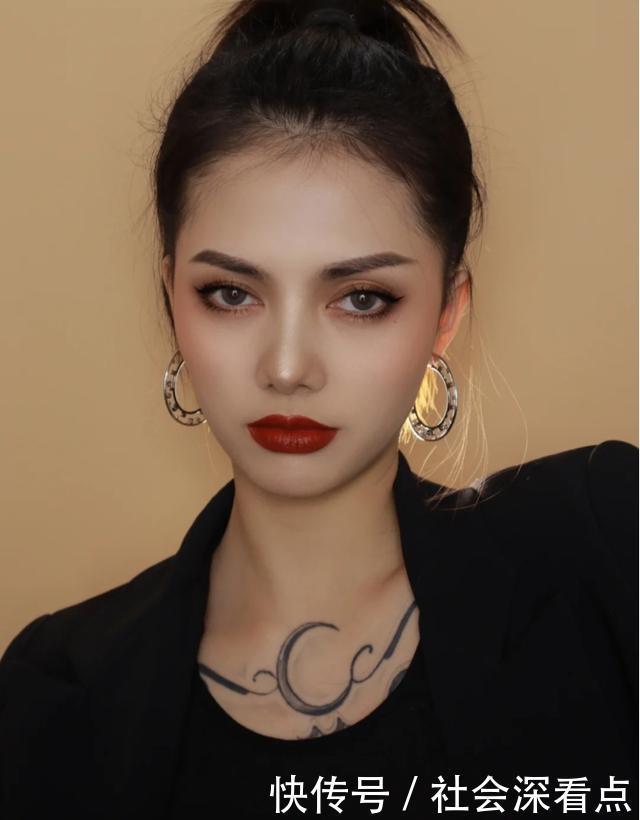 想要打造“氛围感美女”,妆容特点很重要,今日份妆容教程来啦!