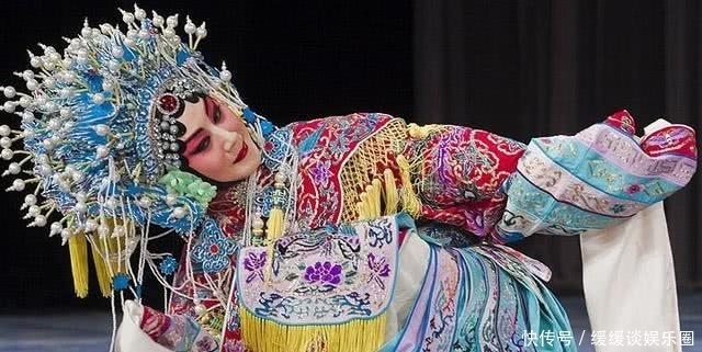 梅兰芳|梅兰芳到底多有钱?一场戏10根金条,50年代月薪是清华教授260多倍