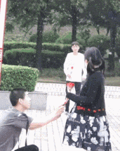 趣图|搞笑GIF趣图：姑娘是失恋了吗？你这样做不值得，好男人多的是！