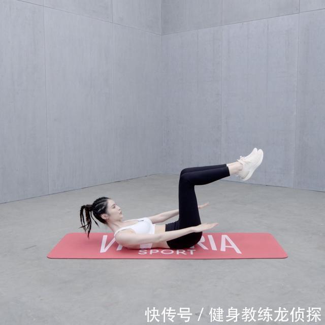 健美|有着美国最健美身材的她,这马甲线我服了!分享4个训练动作