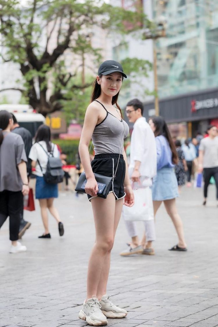 小姐姐|街拍:妹子你有一米七五吗,真让人喜欢呀!