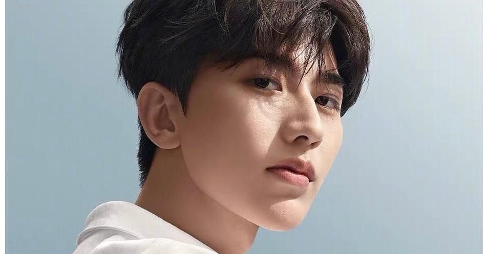 蔡徐坤lisa同款广告曝光,两人cp很好磕,什么时候再合作呢