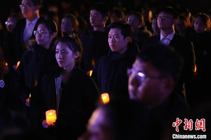  泱波|南京举行“烛光祭·国际和平集会”告慰逝者祈愿和平