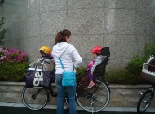 小儿子|为什么当初要二胎的人后悔了？这6张照片说明了一些道理