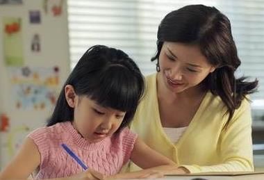 妈妈|“妈妈,你能不能别上班?”2种错误回答,正在毁掉孩子的格局