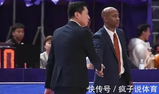 姚明|李春江马布里险些干架,姚明或重拳出击,这种行为太恶劣!