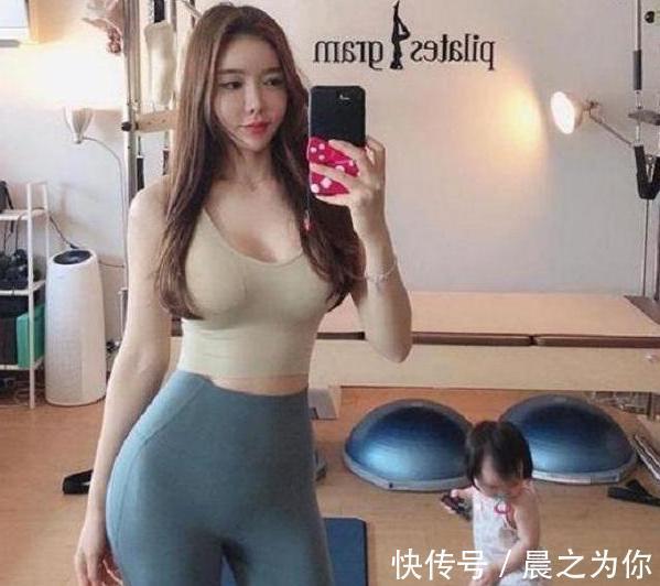身材|95后宝妈晒娃,自己却走红,腰臀比例让人羡慕,S身材太完美了!
