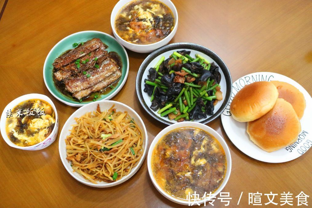 搭配|我家晚餐,3个家常菜,搭配发面饼和鸡蛋汤,全家吃得香