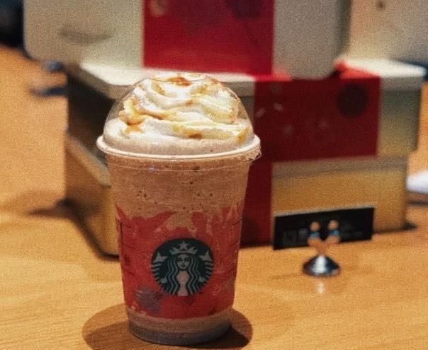 追捧|公认“最受追捧”的4款奶茶,一点点落榜,图三只有00后才喝