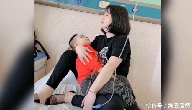 生病|姨妈抱着生病的外甥，这一幕感动了很多人，网友：姨妈也是妈