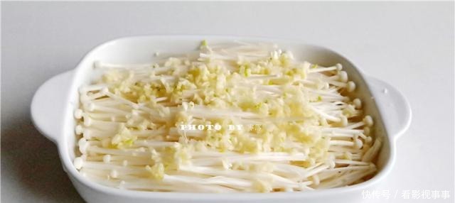 大厨|金针菇这个做法,比肉还好吃,孩子夸我做的比大厨的还好吃