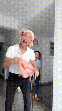 |【搞笑段子】难道不能搂着亲，躺着亲，睡着亲？