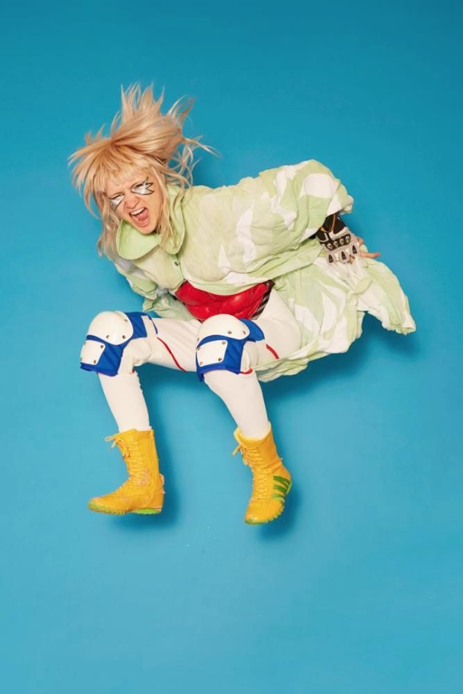 他把小时候偷看到的东西变成了今天的时尚