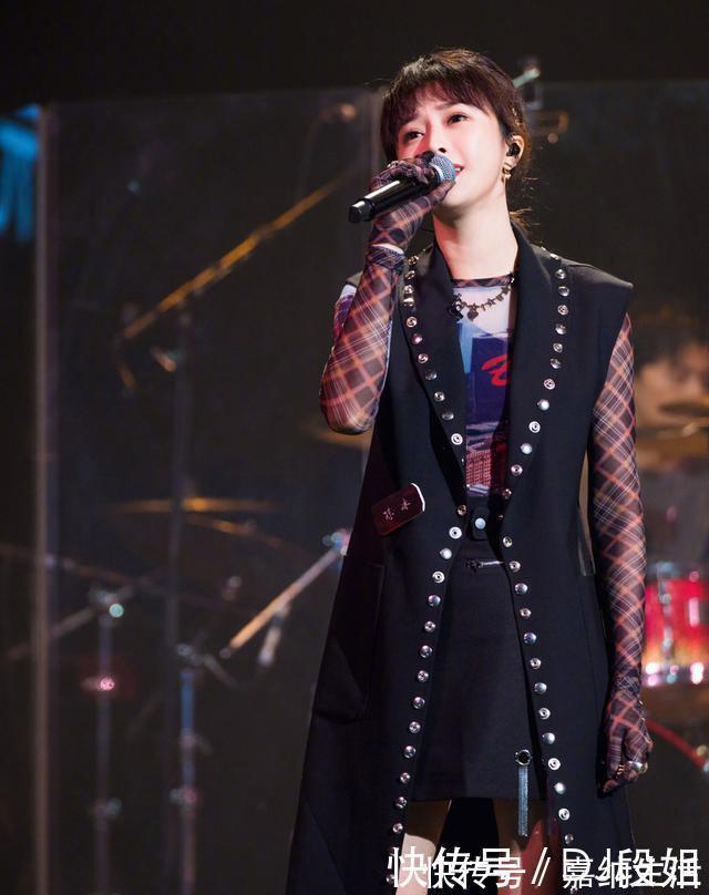 好生意|曾是那英组“四金花”,因吴莫愁与张碧晨闹翻,今事业爱情双丰收