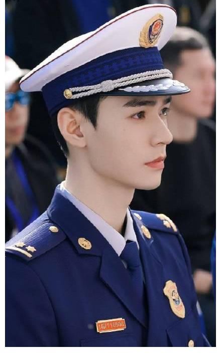 霍言|評分5.7，《你好火焰藍》收官，龔俊張慧雯努力營造儀式感