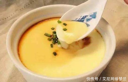 布丁|蒸鸡蛋羹，直接上锅蒸是不对的！学会这些窍门，鸡蛋如布丁嫩滑